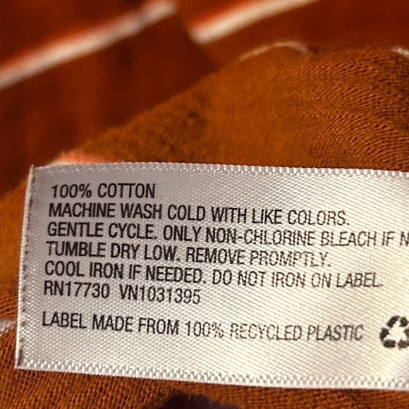 🧡 Universal Thread Striped V-Neck Tee Size L - Picture 4 of 4